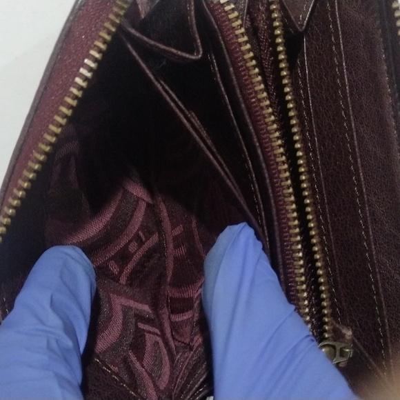 IBIZA Round Zipper Leather Wallet - Card, Bills & Coin Compartments 6 x 4 inches - Picture 11 of 11